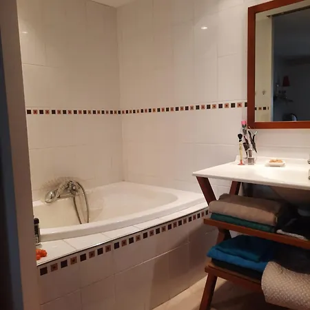 Voie Bleue Bords Du Rhone Bed & Breakfast